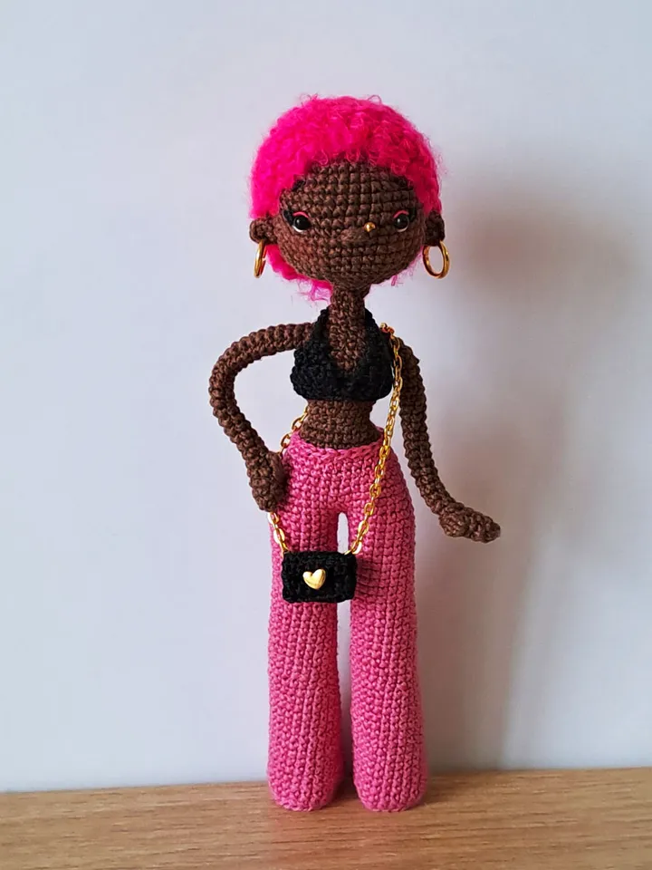 Dark skin crochet doll. African american doll in pink. latina doll. Crochet african doll, miniature doll.