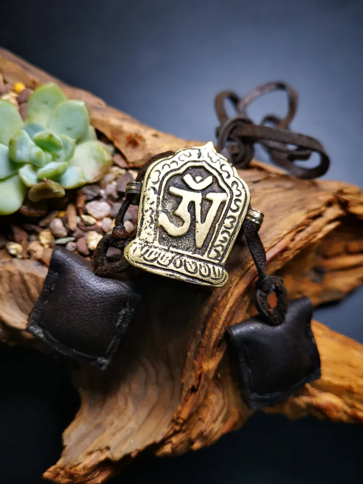 Gandhanra Antique Handmade Gau Ghau Shrine, Mini Tibetan Buddhist Altar Amulet Pendant,80 years old