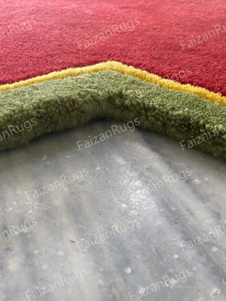 Star Hand tufted Red And Green rug 100% wool for kids room, living room, bed room in any size 4x4,5x5,6x6,8x8,9x9,10x10Hurry up guys!!!