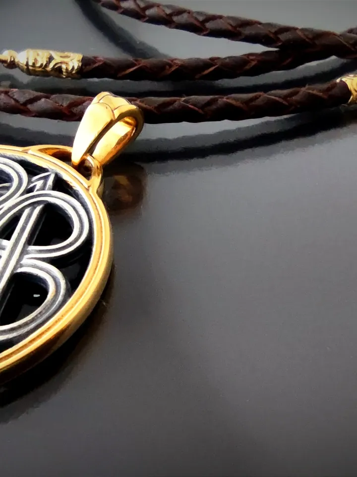 Celtic pendant - Knot of happiness