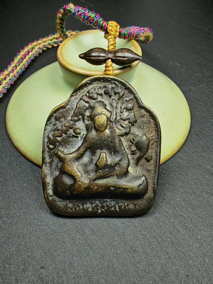 Gandhanra Authentic Tibetan Buddha Statue Amulet Guru Rinpoche,Padmasambhava Pendant,Lotus Born