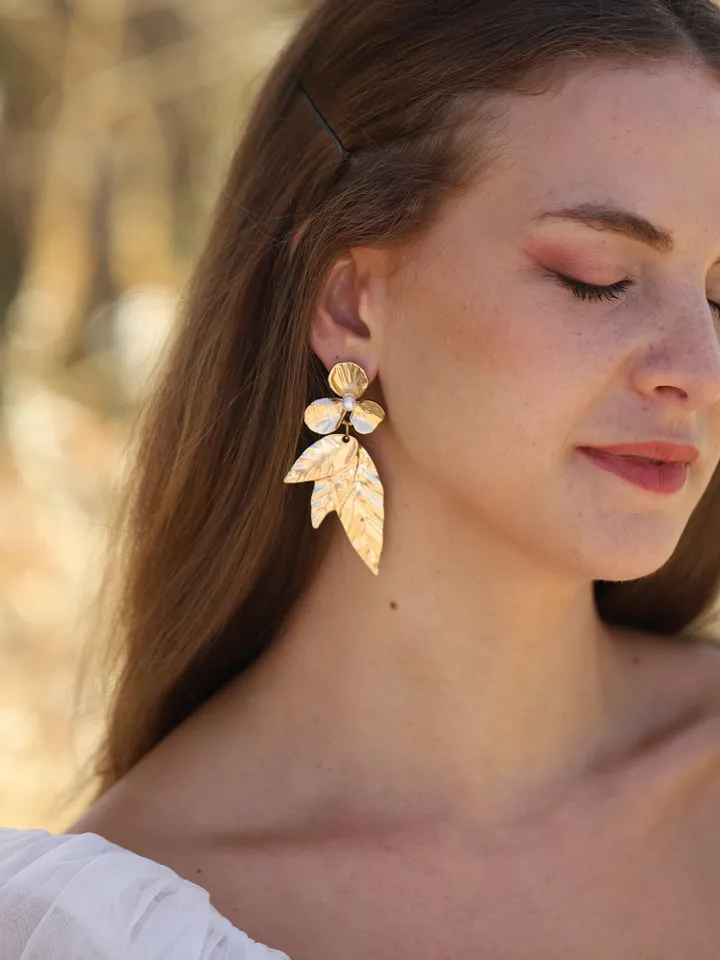 Boho Wedding Earrings For Brides, Leaf Chandelier Statement Bridal Earrings , Floral Statemet Champagne Gold Jewellery, Wedding Jewelry