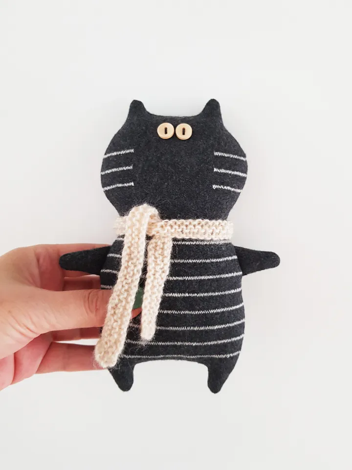 Black CAT sewing pattern PDF, digital tutorial in english, Halloween doll diy