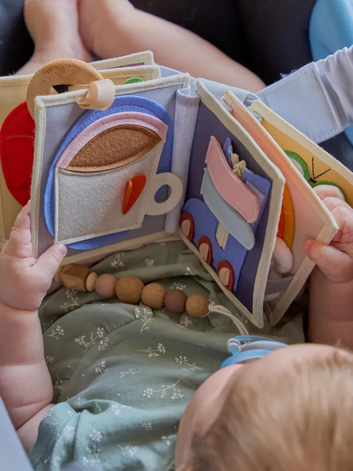 Quiet Book Babies and Toddlers 6-9-12 months, Soft Sensory Book, Sensory Activity Quiet Book with Educational Pages, KINDERKRAMA