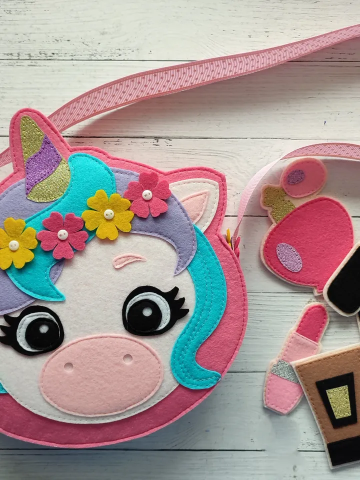 Felt bag and cosmetics set pattern, PDF sewing pattern ideas for girl, Felt makeup game tutorial