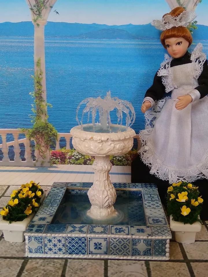 Miniature fountain. Fountain for the collection of dolls.1:12 scale.