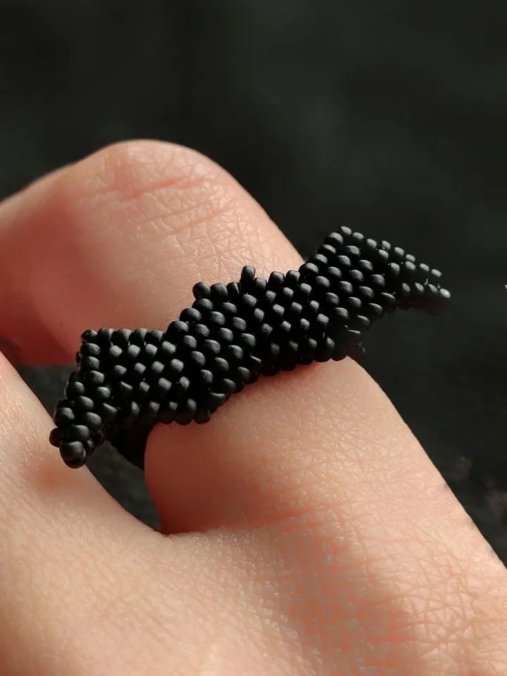 PDF tutorial - Beaded Bat ring