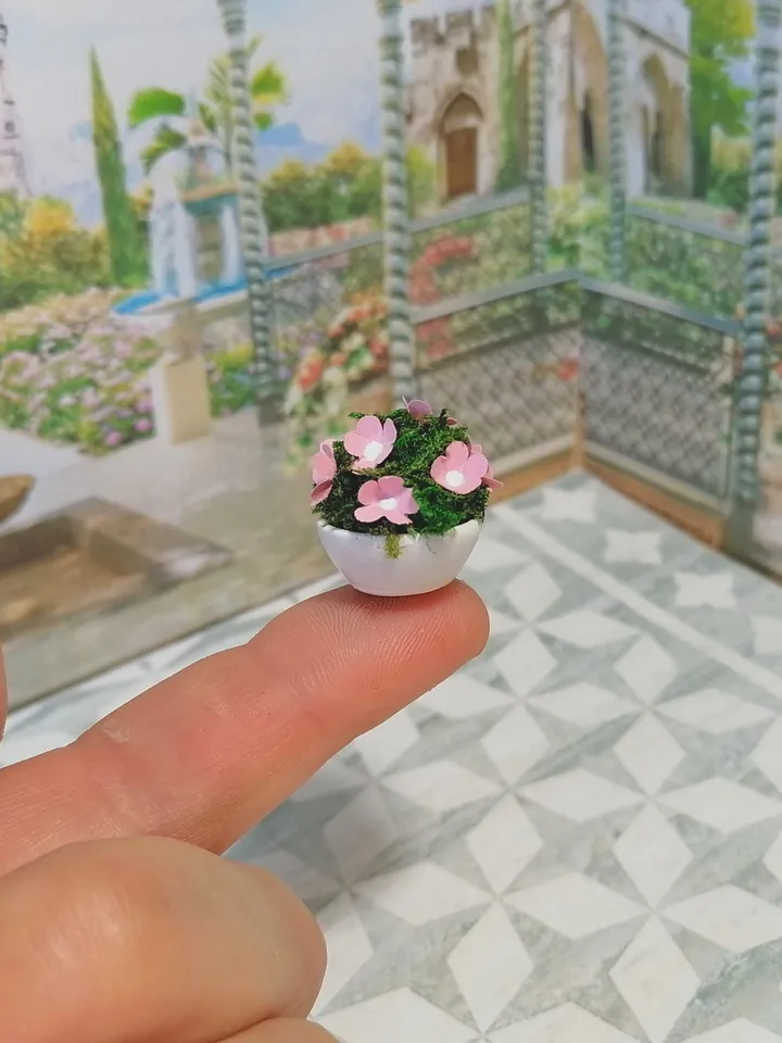 Miniature fountain. Fountain for the collection of dolls.
