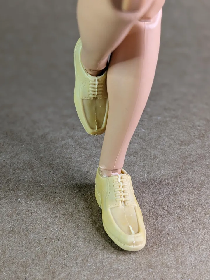 Classic tapered toe mustard shoes for 1/6 scale male dolls