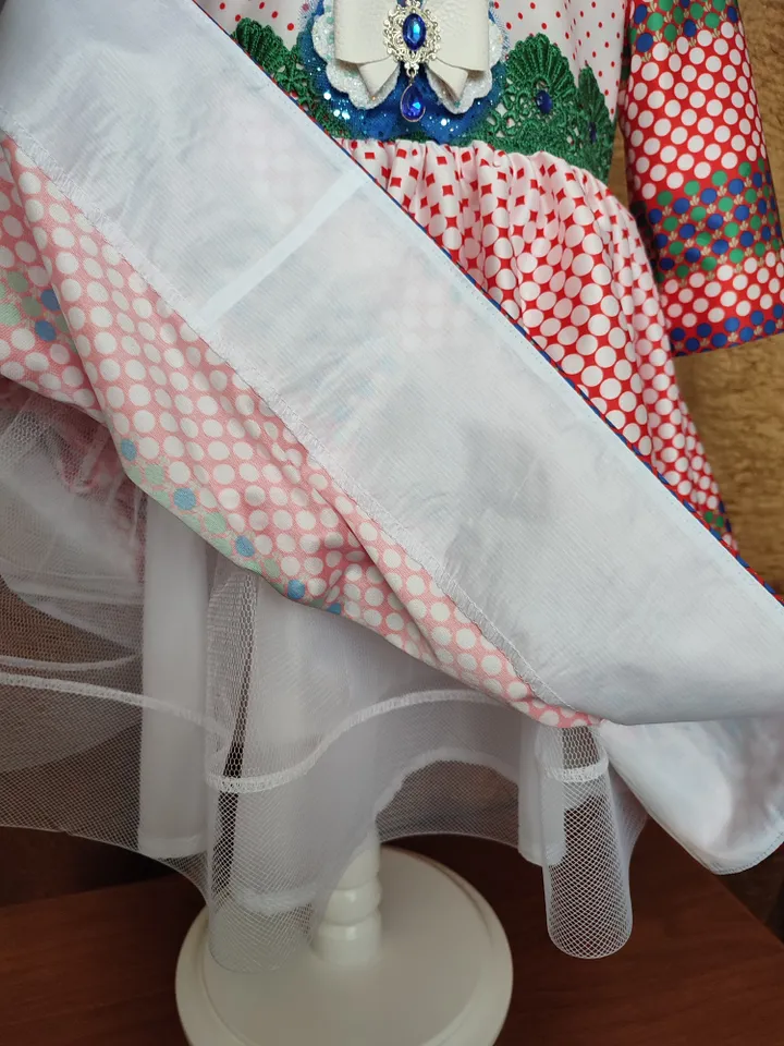 Elegant polka dot dress for girls aged 4 -5 years
