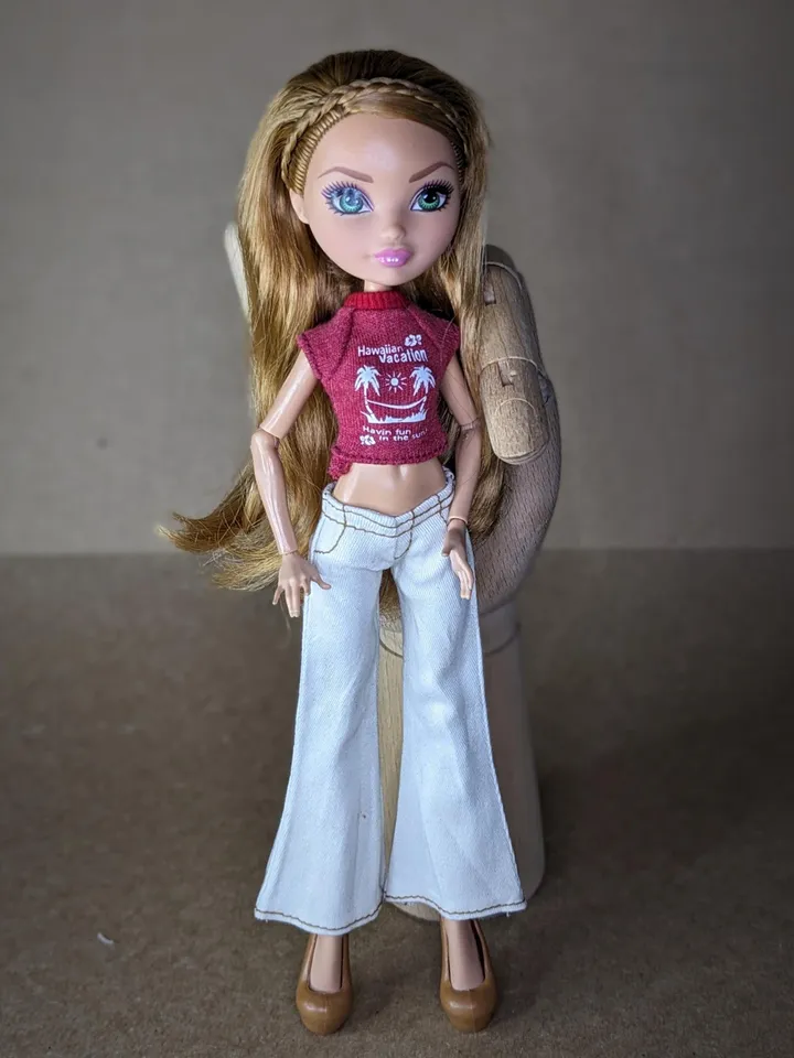 Beige jeans for 10.5-inch female dolls (MH, EAH)