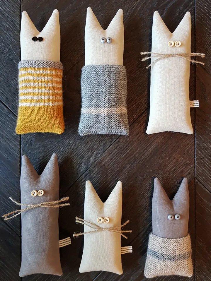 Cats dolls sewing and knitted patterns PDF set of 2 tutorials in English, 2 Cats in knitted bags (2 designs and 2 sizes)