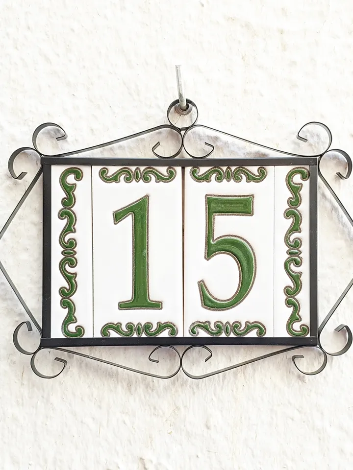 Ceramic letters and numbers 11cm (4.3") for the wall - Hand-glazed in Spain - "VERDE-CLASICA" models - Ceramic letters number -
