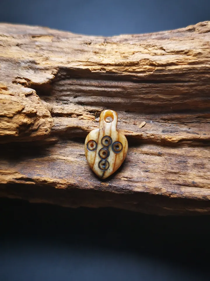 Bone Carved Nubro,Mani Jewel/Wish-Fulfilling Cintamani, Pendant for Mala,Prayer Beads Accessories,Gandhanra Tibetan Amulet