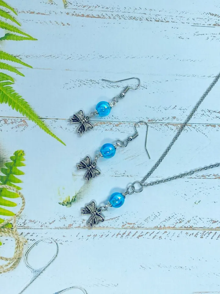 Handmade jewelry set. DIY jewelry.