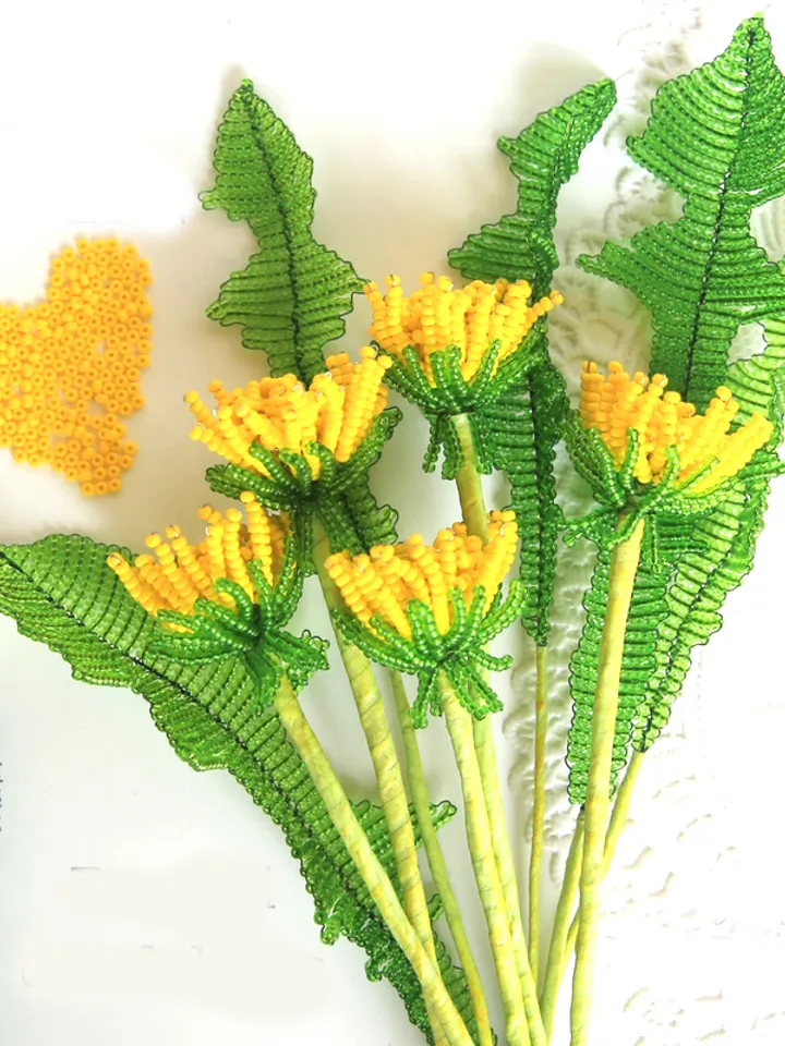 Beaded lilies of the valley, Dandelion, forget-me-nots pattern | Flower pattern | Seed bead patterns | Beadwork pattern