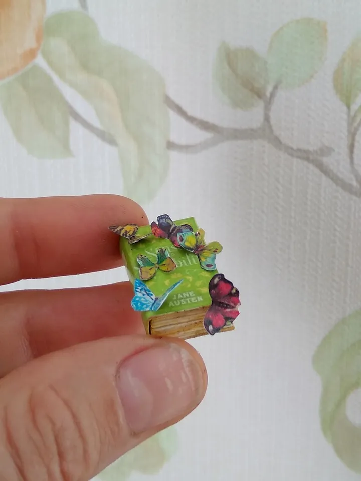 Accessory set.Dollhouse miniature.1:12 scale.