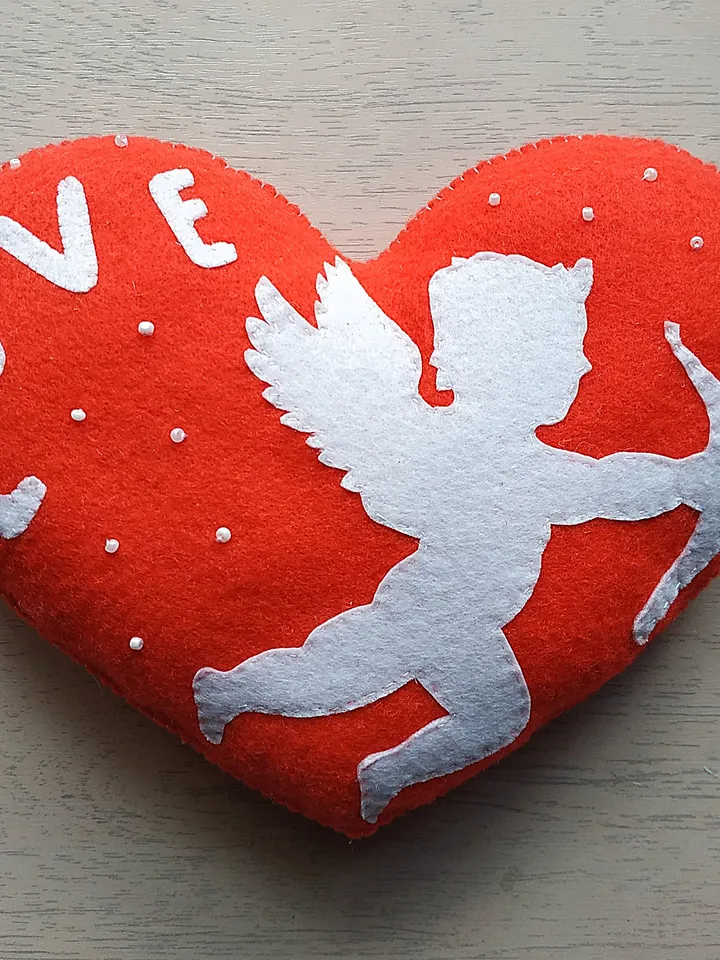 Valentines day gift, felt toy, Valentine heart toy, Gift for her, Gift for him, Valentine day decor, Valentine gift