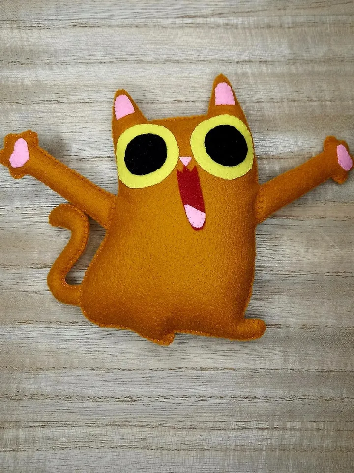 Peekaboo cat Stuffed animals Stuffed animals Cat Kitten playing Game of ku ku White cat Cat felt Peek-a-boo Cat