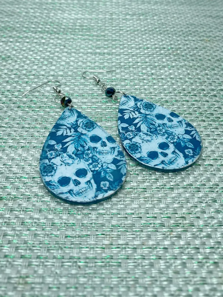 Stylish handmade earrings. Handmade jewelry.