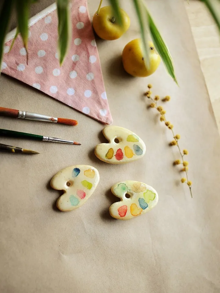 Warm brooch made of polymer clay, artistic palette pin, artistic palette brooch