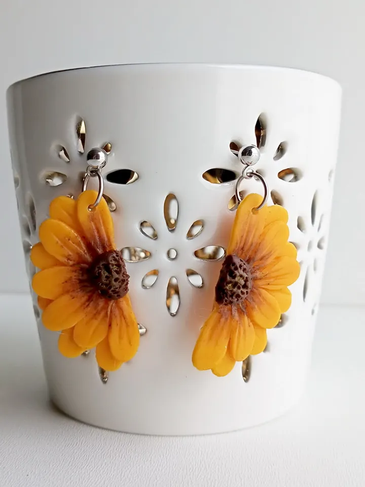 Hand made half sunflower earrings. Polymer clay lightweight earrings. Bright summer earrings.