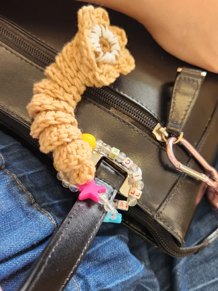 Sandworm Crochet Pattern for Beginners, DIY Keychain & Bag Charms PDF in English, French, German