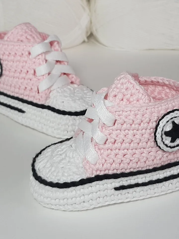 Soft baby crochet pink booties for girl, shoes baby girl gift, cute crochet sneakers, baby autumn booty