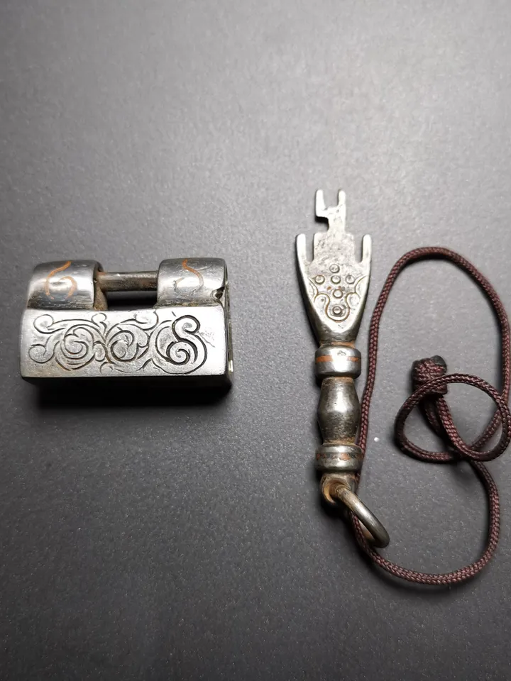 Gandhanra Handmade Antique Design Iron Padlock Amulet From Tibetan, Prefect Mini Lock for Home Decor / Suitcase