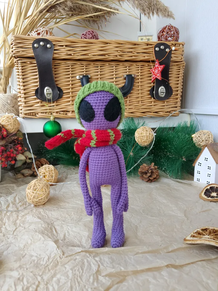 Purple alien doll, Alien Shaped Plush Toy, Soft Cartoon Stuffed Doll For friends. Christmas gift.