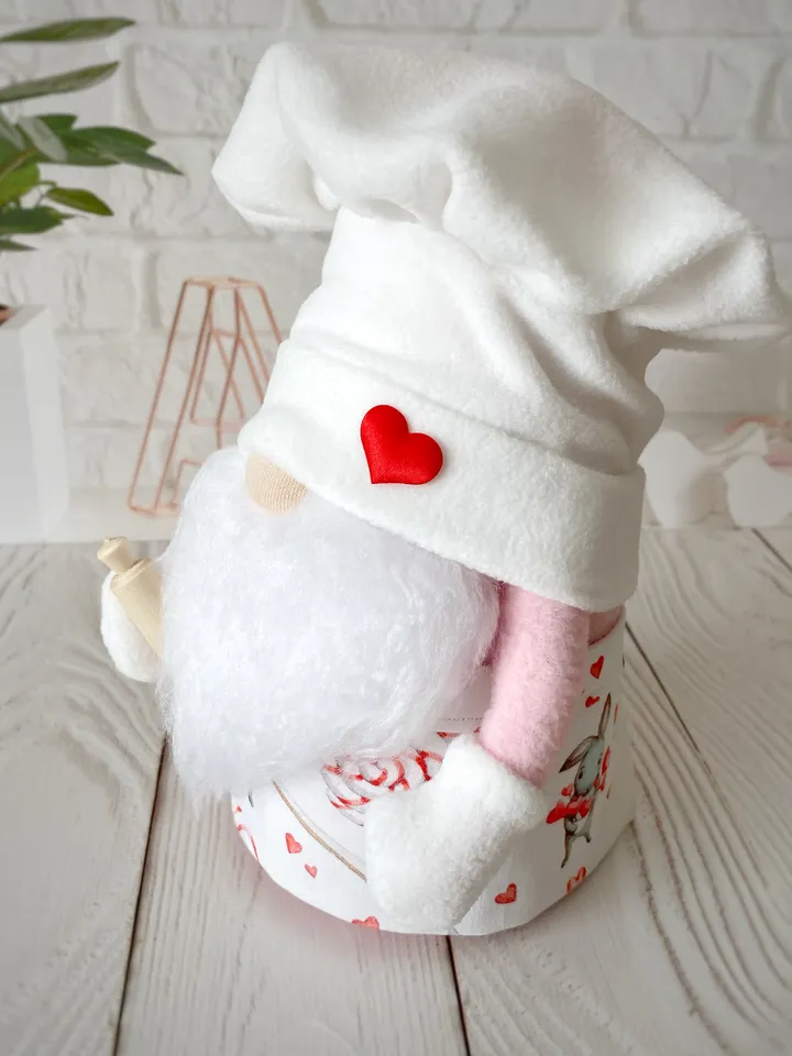 Chef Gnome pattern. Kitchen gnome pattern PDF. DIY gnome tutorial.