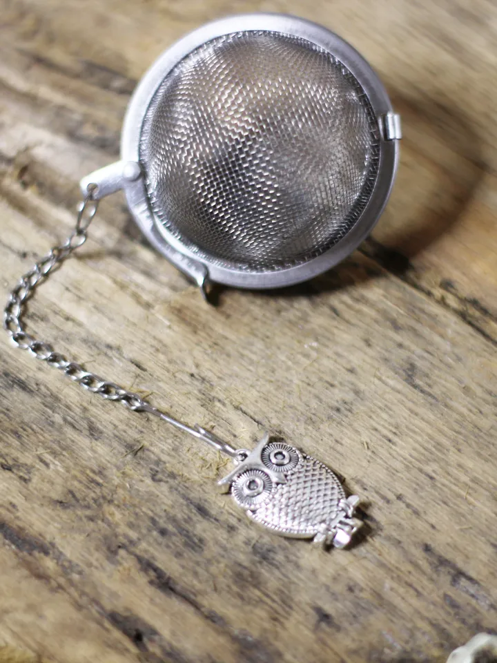 Owl tea strainer for herbal tea, Tea infuser with owl charm, Tea Steeper owl pendant, Loose leaf tea