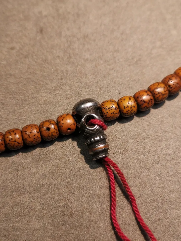 Gandhanra Tibetan Cold Iron Guru Bead,Skull Shape T-drilled 3-Hole Prayer Bead,Mala Bead,Connector Bead for Buddhist Bead Accessories