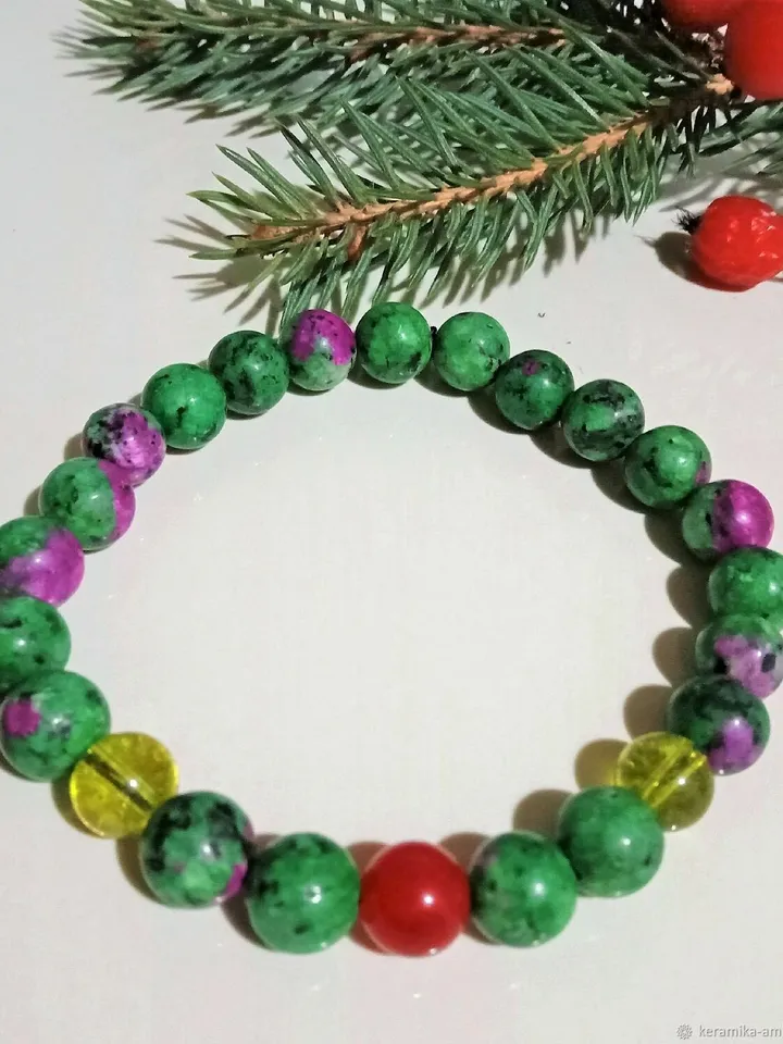 Green Red Beads Bracelet Stretch Cord Soothing Christmas Gift Girl Woman beaded bracelet peridot, cyonite - substitute, natural red agate