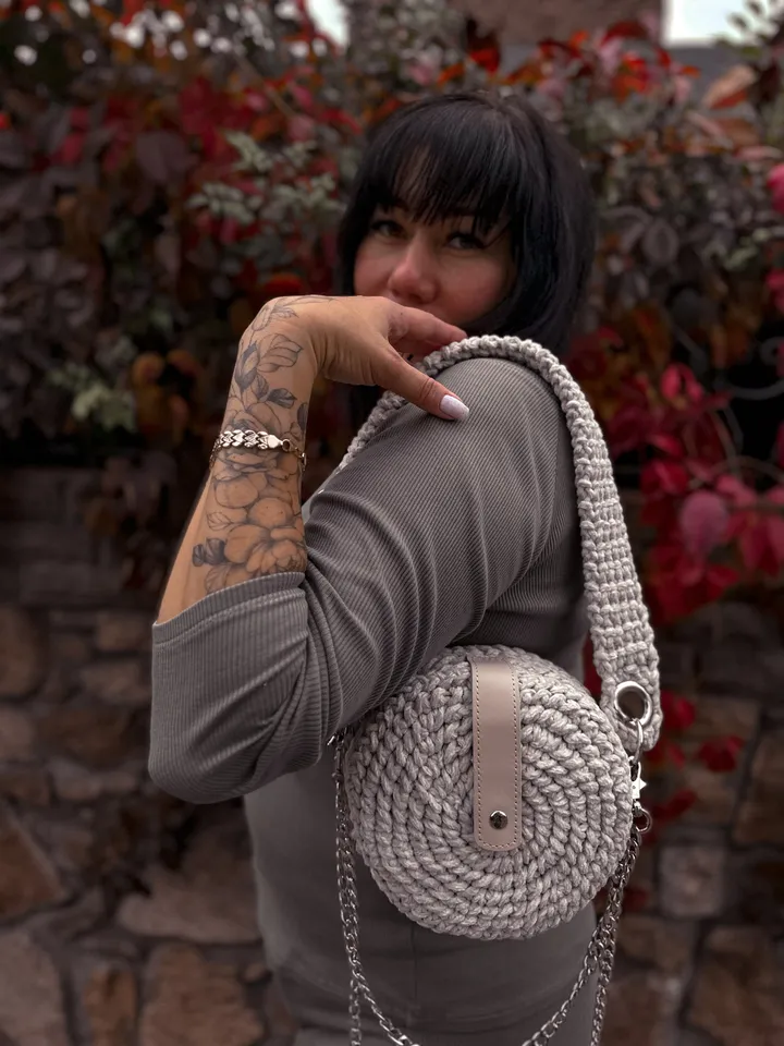 Small round bag, clutch bag, messenger bag, shoulder bag round, handbag round purse, hobo crochet bag, soft bag women, little Ivory bag
