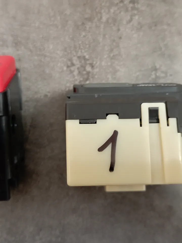 JDM 1997-2001 Honda CR-V Clock RD1 Tested Working & Red Hazard Switch