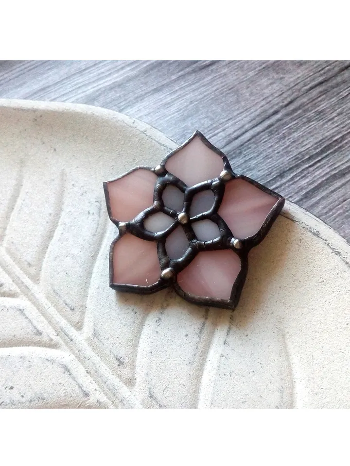 Stained glass Hoya brooch, Tiffany glass, pink hoya flower pin, Plant brooch, Flower lover gift, Hoya mom