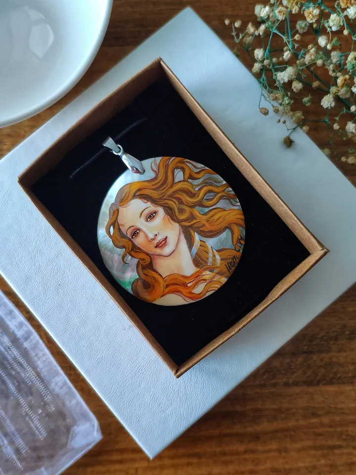 Pearl pendant necklace: Greek goddess on handmade jewelry • The Birth of Venus painted on aesthetic necklace • Elegant art on dainty pendant