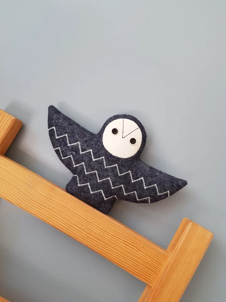 Black Felt Owl sewing pattern PDF, digital tutorial in english, Halloween doll pattern, felt doll diy