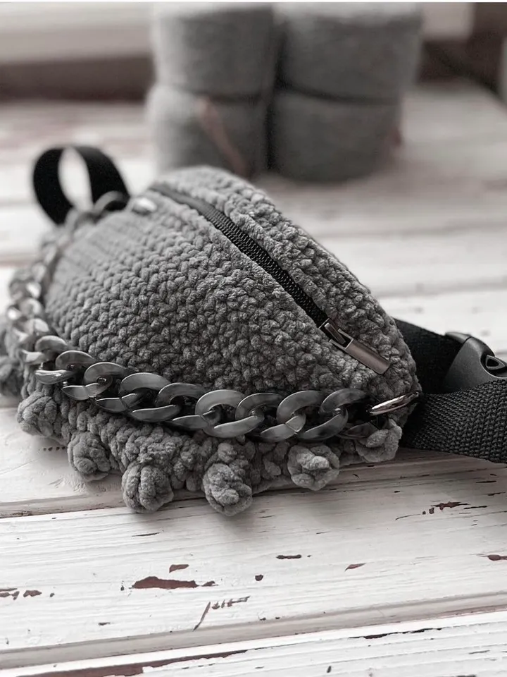 Crochet fanny pack with plush pattern PDF, belt bag, waist bag digital instant download, straw belt pouch, bum bag