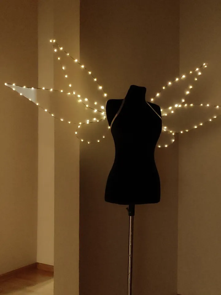 White light up plastic wings LED