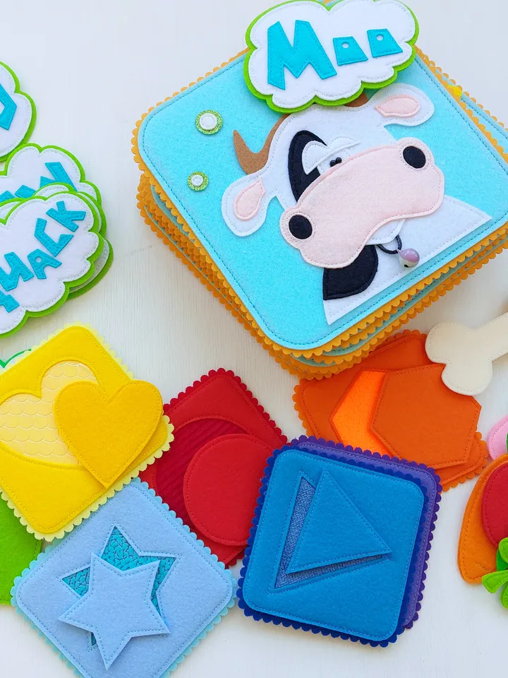 Felt cards for kids "Pets"(how they speak and what they eat)