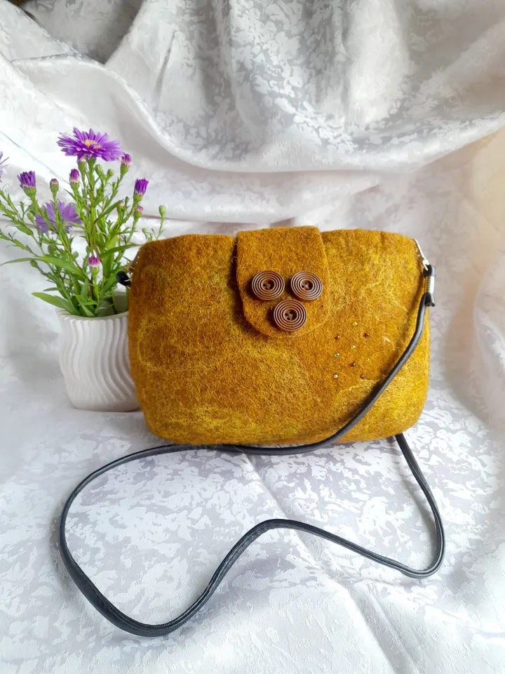 Crossbody bag