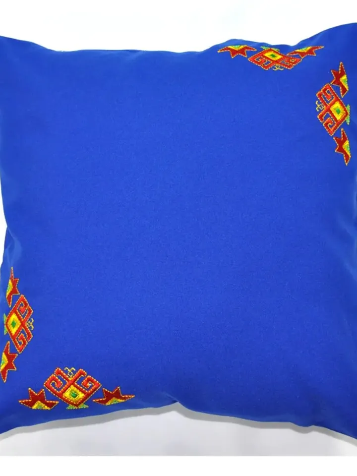 Pillowcase on a sofa cushion / 30x30 cm