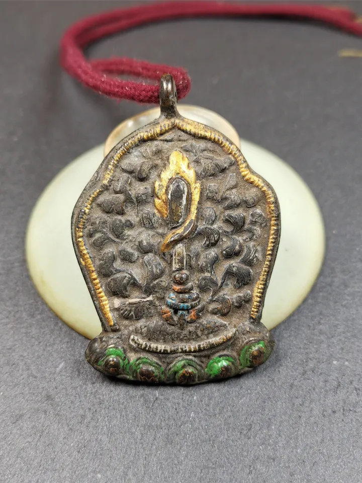 Gandhanra Vintage Tibetan Buddhism Amulet Badge,Fire Vajra Sword of Wisdom Buddha Manjushri, Made of Copper,2.2" × 1.8"