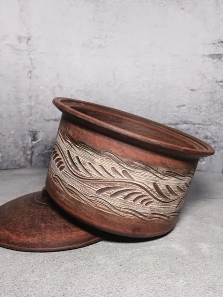 Ceramic Casserole of Red clay. Handmade pottery clay 59.83 fl.oz