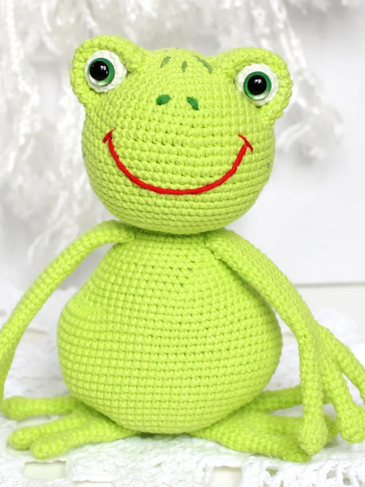 Crochet frog pattern PDF in English Amigurumi cute frog stuffed toy with heart Valentine's Day