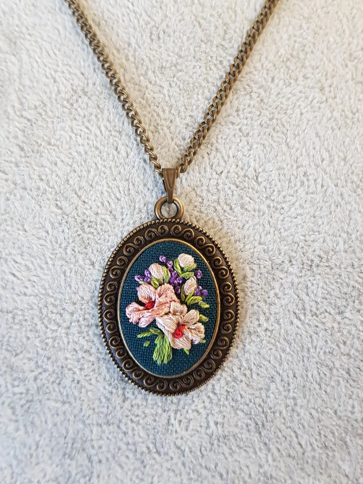 Hand embroidery pendant for her, embroidery jewelry, handmade necklace, Christmas gift and Mother day gift