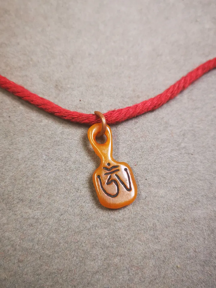 Gandhanra Tibetan Yak Bone Carved Tibetan Alphabet OM,Mala Pendant,Bead Counter Clip,Prayer Bead Accessories,