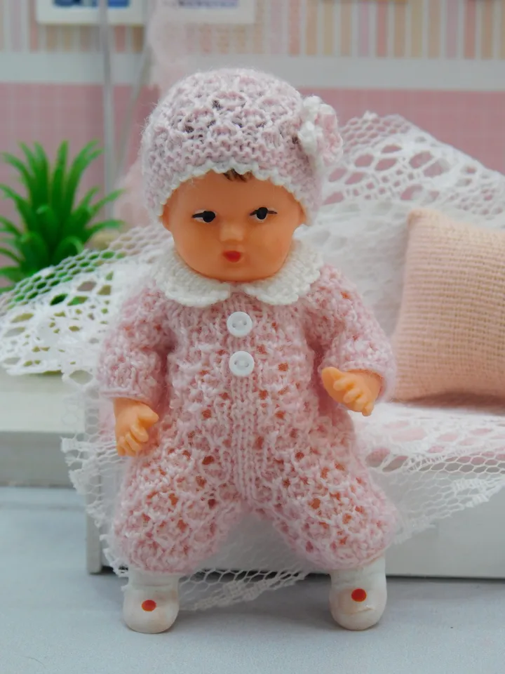 Miniature clothing set for small vintage german Ari doll